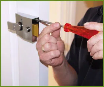 Neighborhood Locksmith Services Stamford, CT 203-893-4241 - 10-lock-smiths